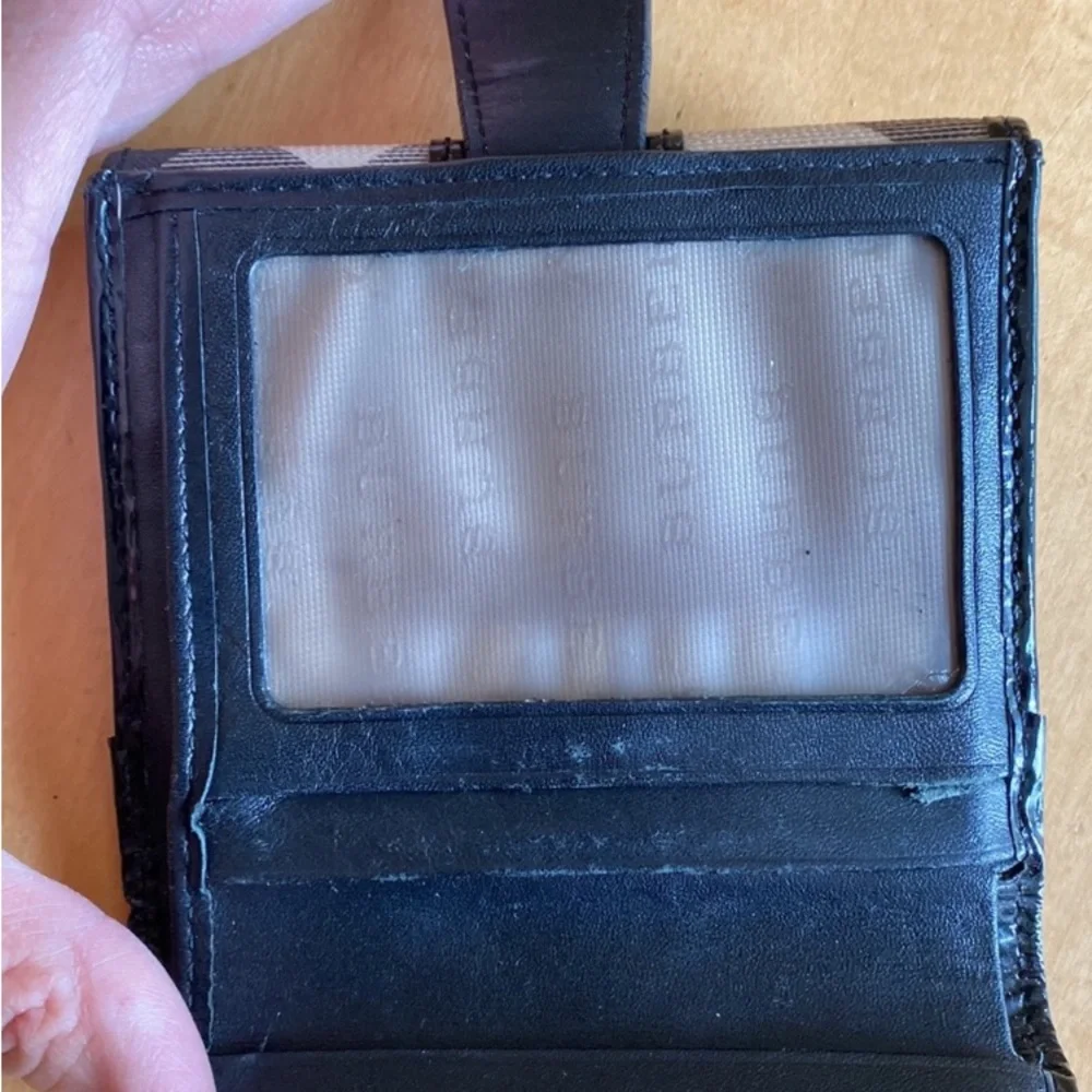 Burberry Nova Check Leather patent trim Wallet Excellent condition - Picture 5 of 8